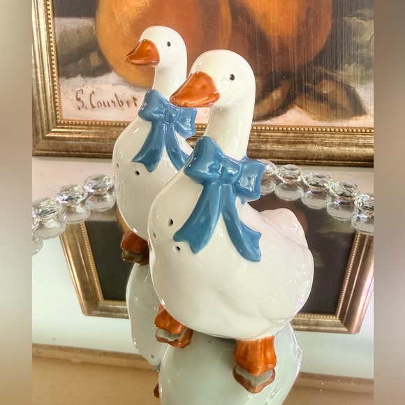 Vintage Goose Salt and Pepper Shakers - Picture 3 of 11